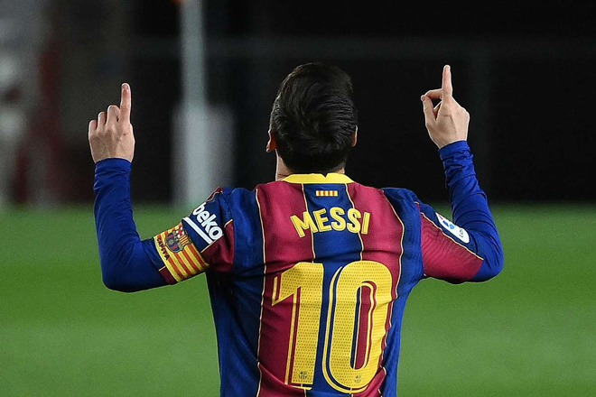 Đón xem hình ảnh cầu thủ vĩ đại Lionel Messi ký hợp đồng với CLB huyền thoại Barcelona. Sự kiện đầy cảm xúc này là một bước quan trọng trong sự nghiệp bóng đá của anh ấy và sẽ để lại dấu ấn đáng nhớ trong lòng người hâm mộ.