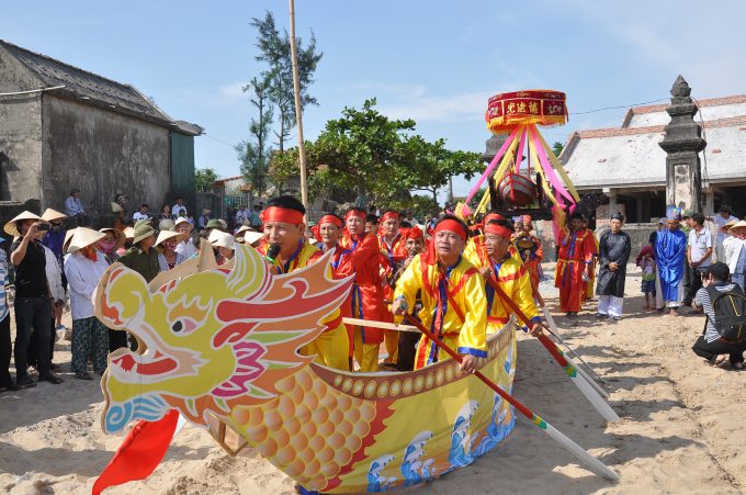Lễ hội truyền thống Việt Nam là nơi tuyệt vời để khám phá culture bog của đất nước. Qua các cuộc hội ngộ đầy màu sắc và tinh thần, bạn sẽ hiểu rõ hơn về lối sống, phong tục tập quán của người dân nơi đây. Sắc màu và năng lượng của lễ hội truyền thống Việt Nam sẽ kết hợp để tạo ra kỷ niệm không thể quên được.