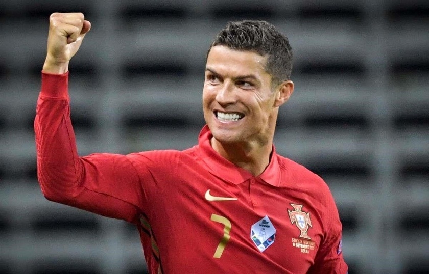 Cùng xem Ronaldo giành được giải Vua phá lưới Euro 2020 với tài năng và sự cố gắng không ngừng nghỉ trong mỗi trận đấu.