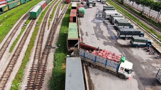 chinh thuc khai thac doan tau container lanh song than  dong dang hinh 1