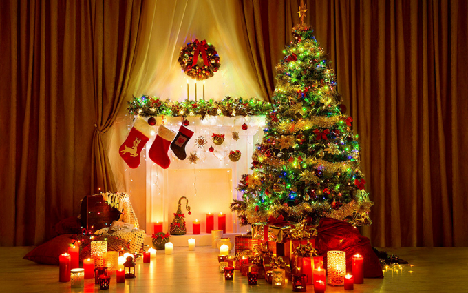 Trang trí Noel tại nhà: Mỗi năm khi đón chào mùa lễ hội Giáng Sinh, việc trang trí nhà cửa để đón tiếp ông già Noel và những con tuần lộc là không thể thiếu. Tại sao không tự tay trang trí cho ngôi nhà của mình với những đèn lấp lánh, những bông tuyết giấy và đồ trang trí đầy màu sắc. Chắc chắn sẽ mang đến cho bạn và gia đình những giây phút đầy hạnh phúc.