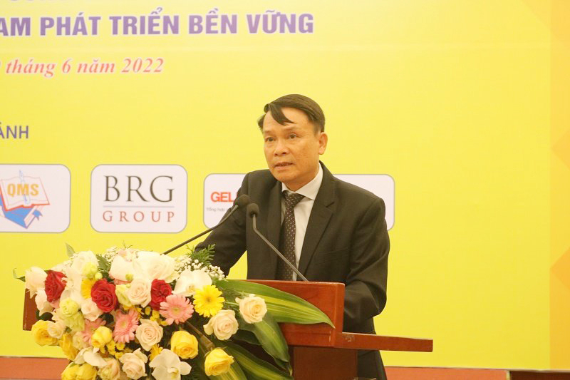 Phó Chủ tịch Thường trực Hội Nhà báo Việt Nam Nguyễn Đức Lợi phát biểu tại diễn đàn.