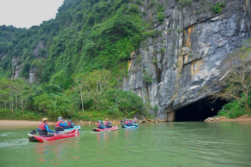 kham pha dong phong nha bang thuyen kayak hinh 3