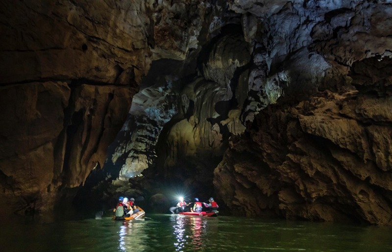 kham pha dong phong nha bang thuyen kayak hinh 1