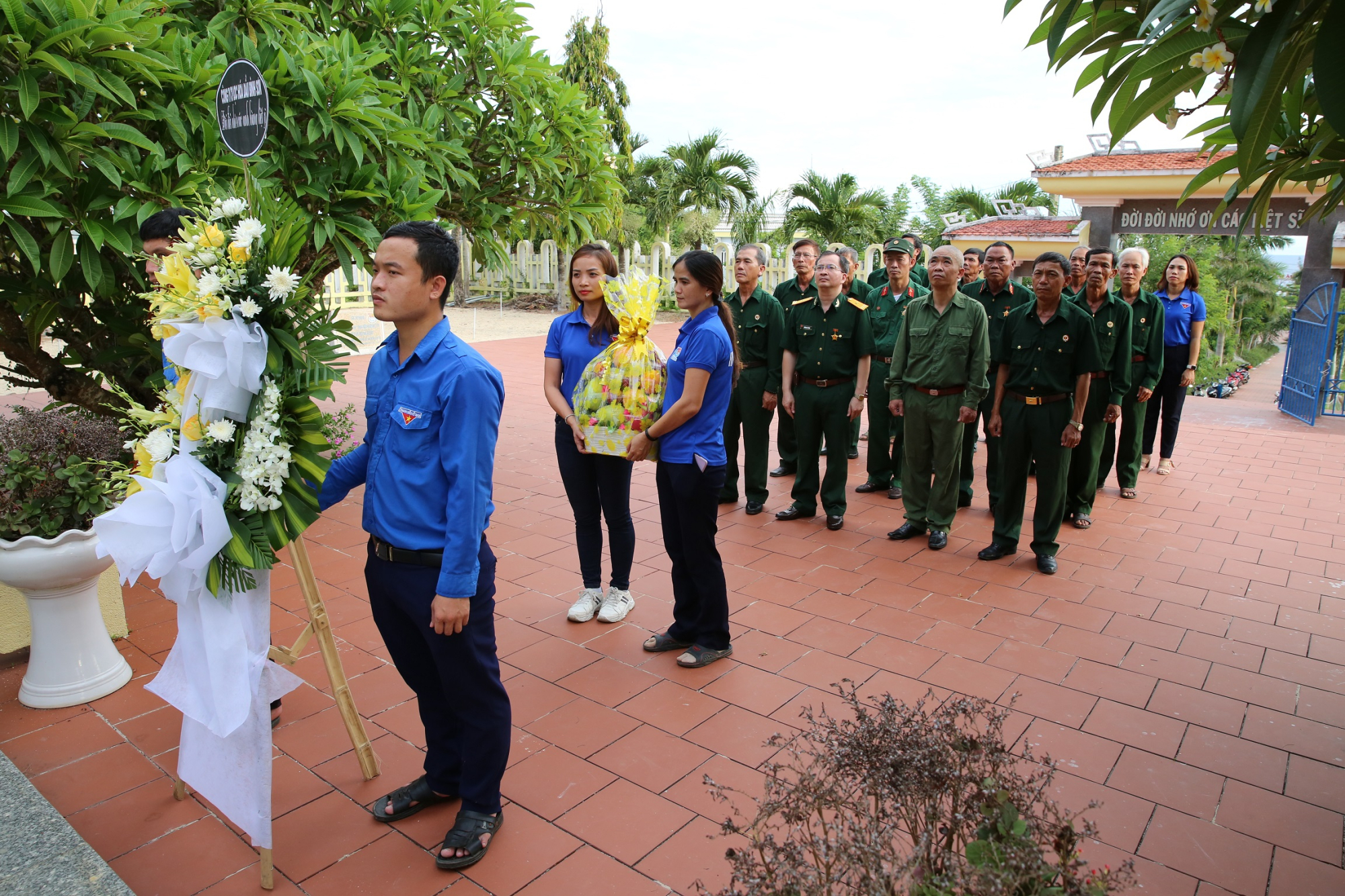 bsr dang huong va tha hoa dang nhan ngay thuong binh  liet si tai huyen dao ly son hinh 1