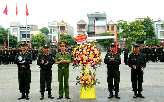 cong an phu tho ra mat tieu doan canh sat co dong du bi chien dau hinh 1