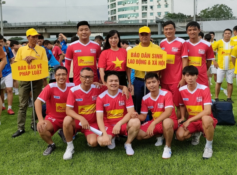 khoi tranh giai bong da cac co quan thong tan bao chi cup trung thanh lan thu viii hinh 1