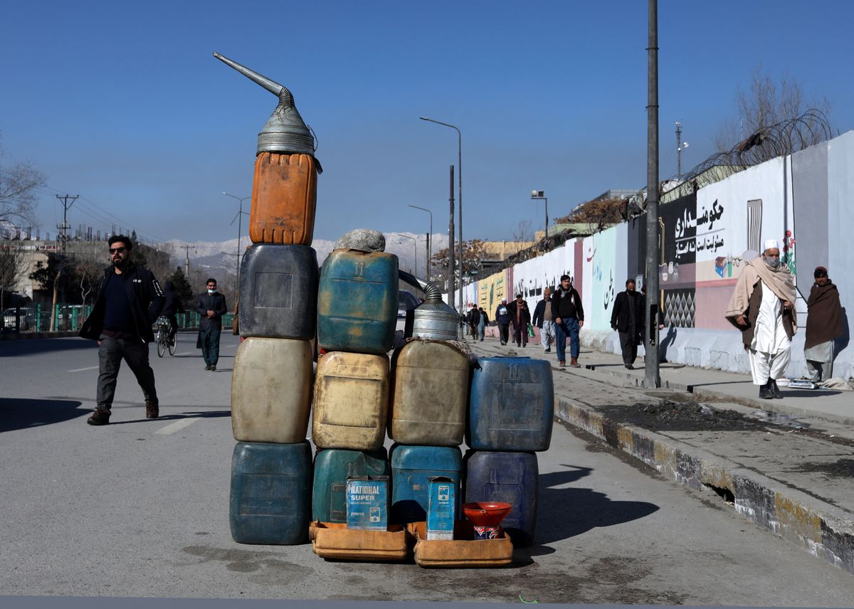 taliban ky hop dong mua xang dau tu nga hinh 1