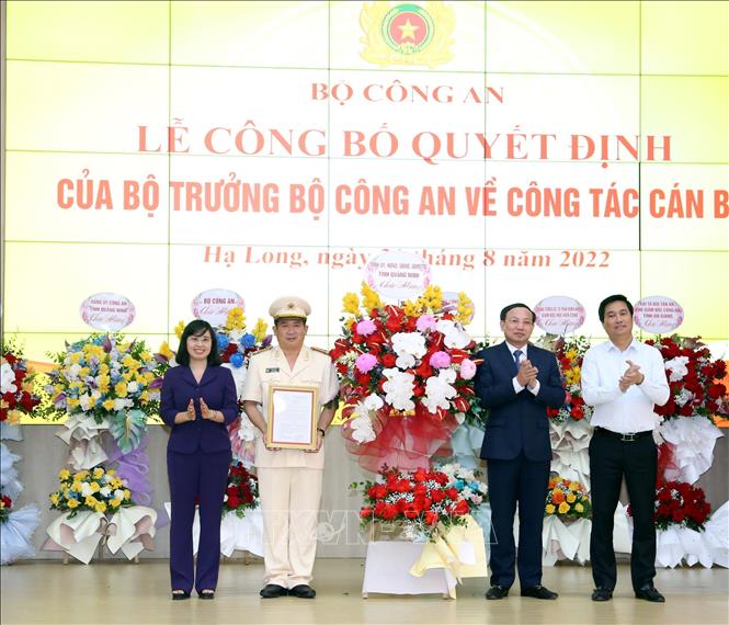 cong bo quyet dinh tan giam doc cong an tinh quang ninh hinh 1