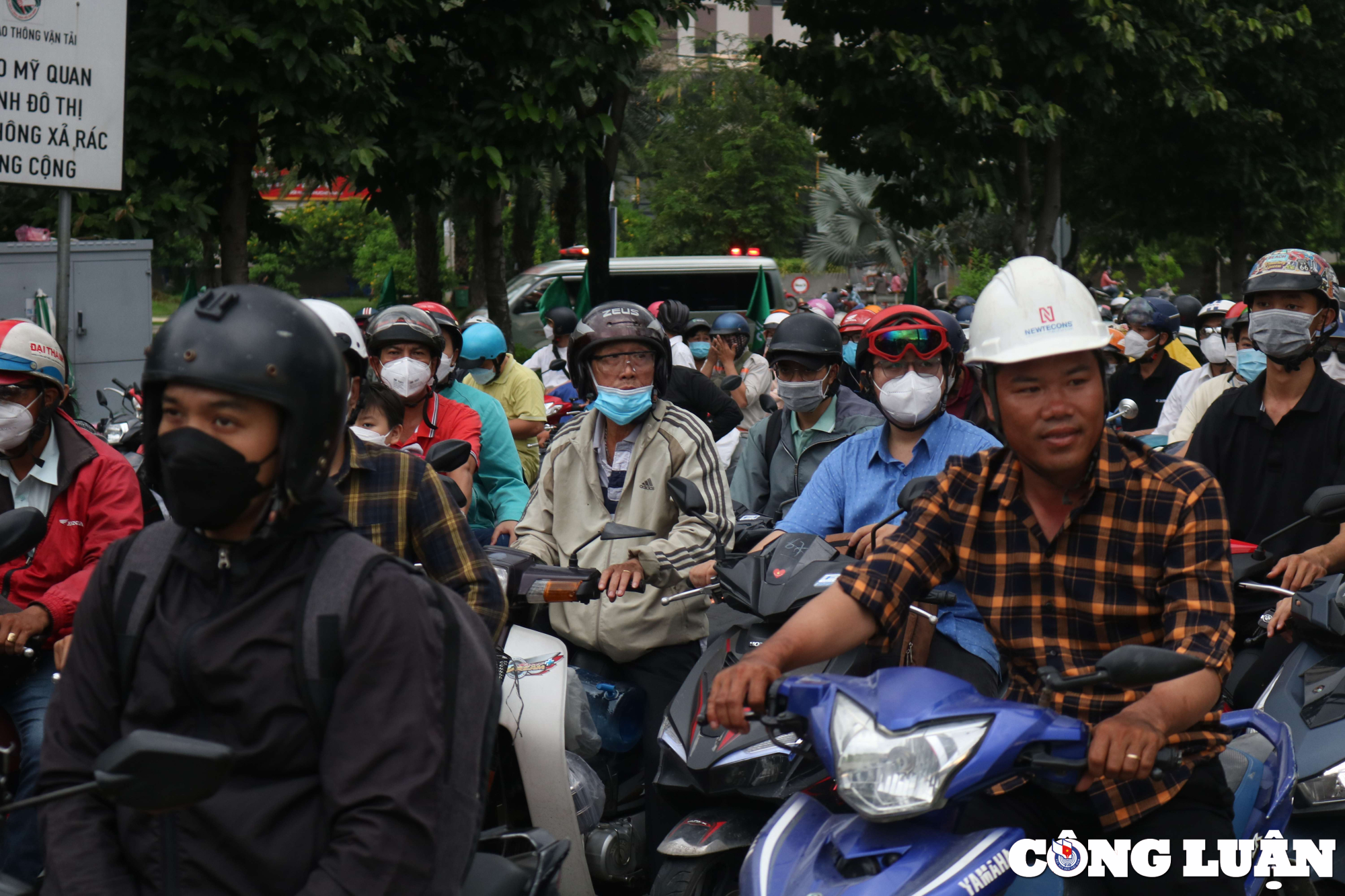 tp hcm ben xe dip le dong nghit khach nhieu nguoi quay ve vi khong mua duoc ve hinh 6