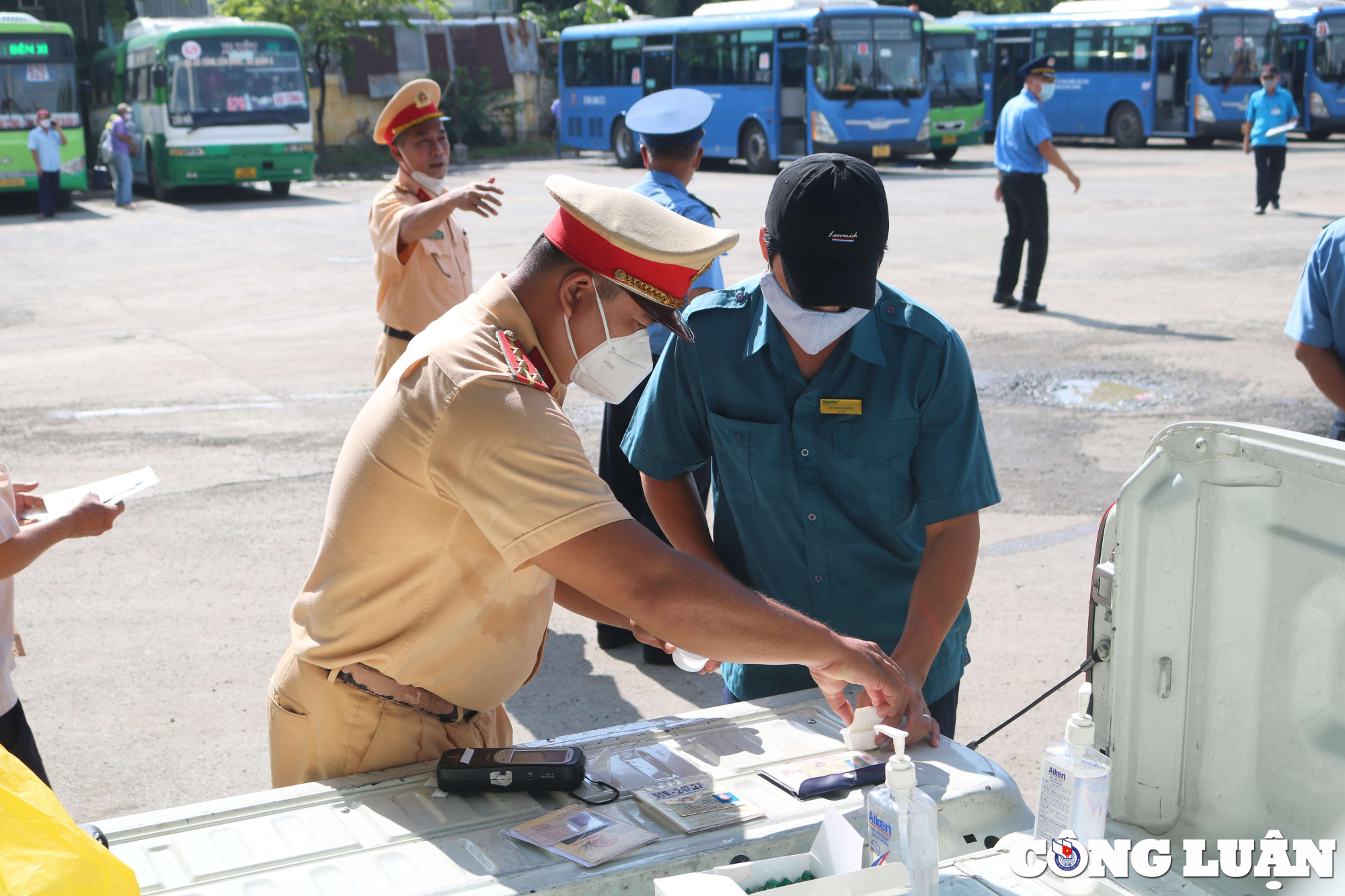 tp hcm day manh kiem tra nong do con ma tuy tai cac ben xe bao ve nguoi dan dip le hinh 9