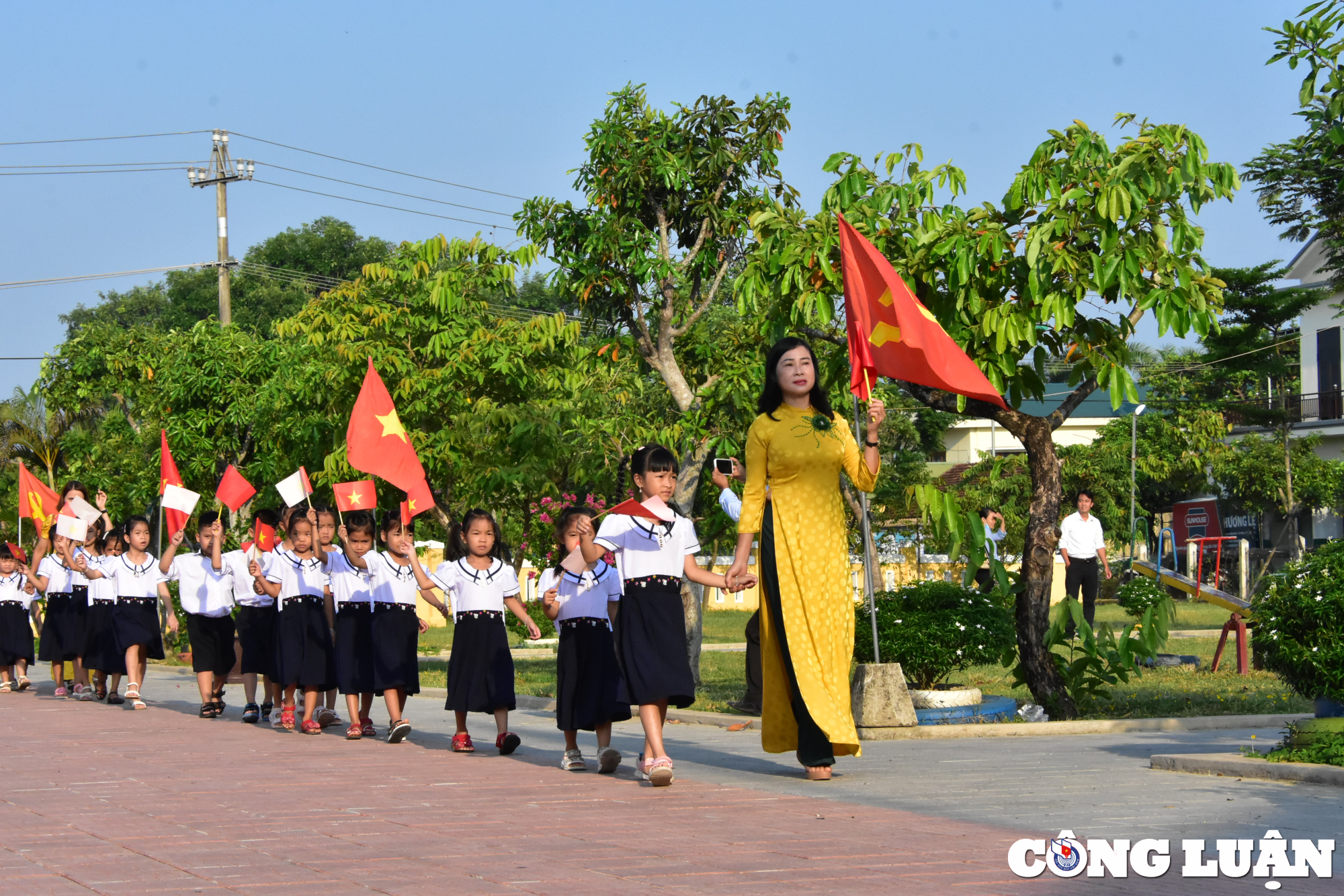 hon 280000 hoc sinh o thua thien hue buoc vao nam hoc moi hinh 2