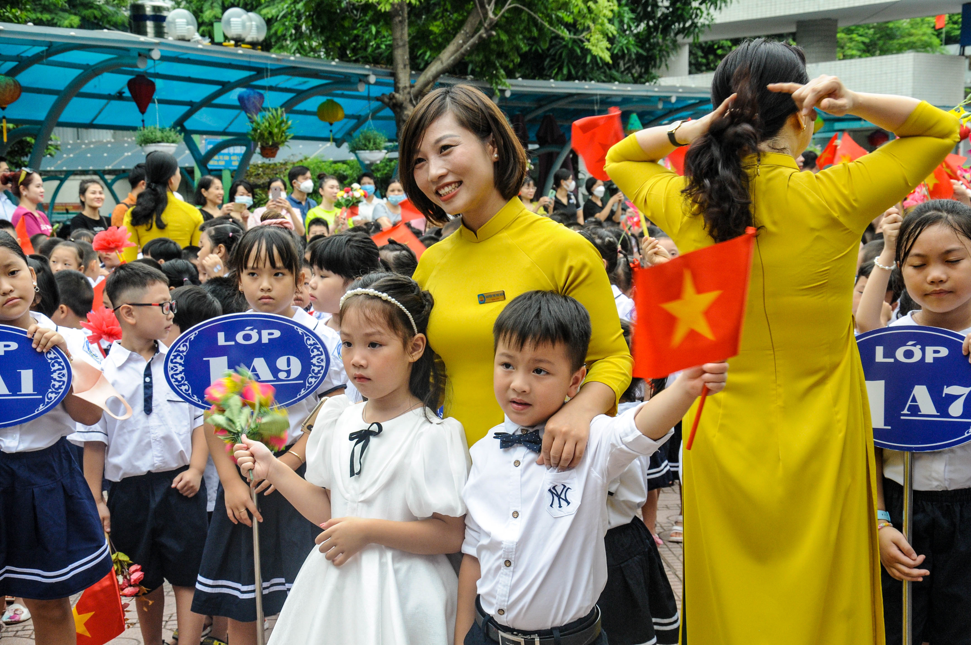 ha noi hoc sinh lop 1 phan khoi du le khai giang nam hoc moi hinh 6