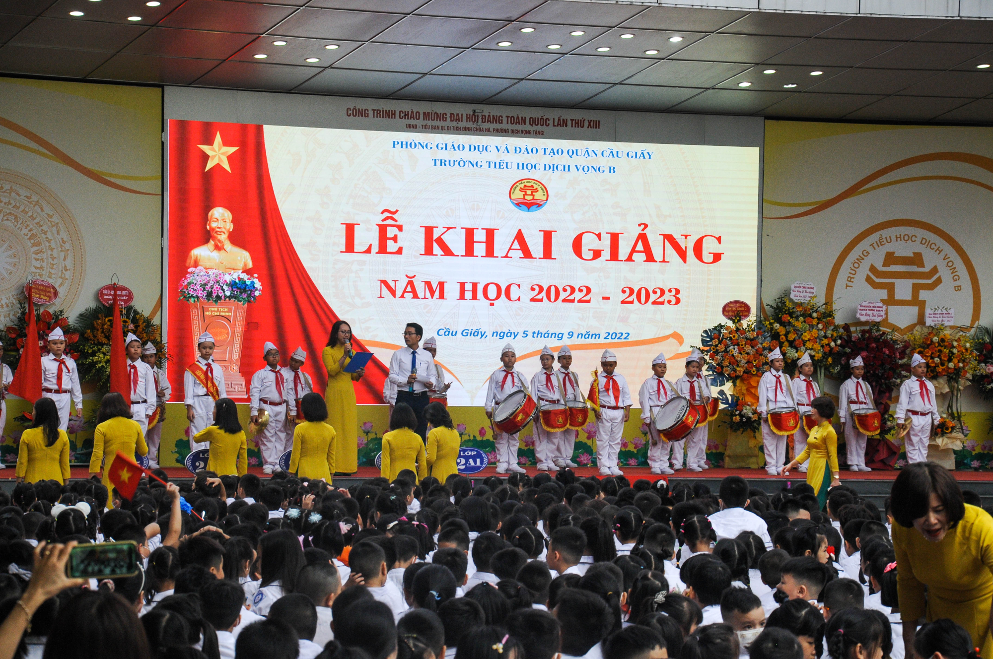 ha noi hoc sinh lop 1 phan khoi du le khai giang nam hoc moi hinh 7