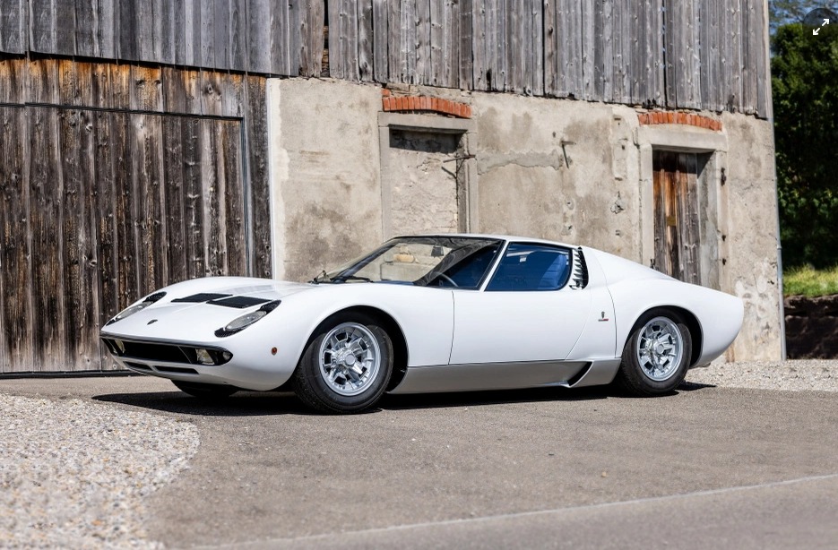 Ngắm mẫu xe Lamborghini Miura đời 1968 được bán đấu giá