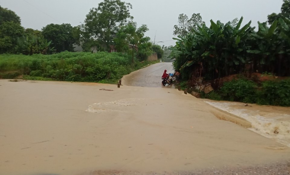 nhieu xa vung sau tai thanh hoa bi chia cat do mua lon hinh 1