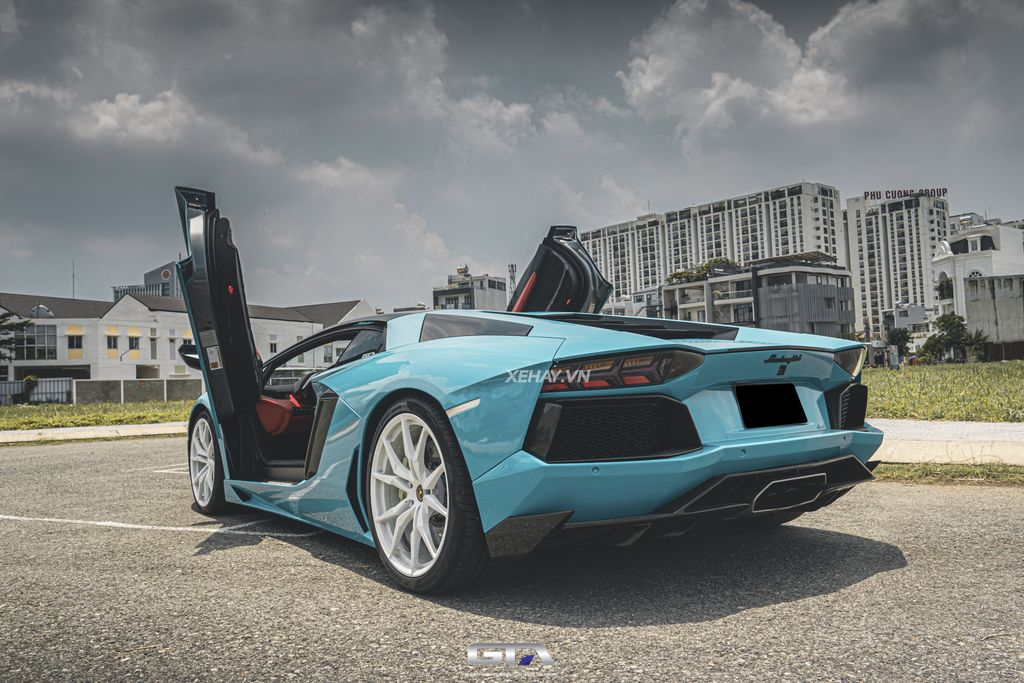 lamborghini aventador ban do novitec torado la mat voi mau xanh miami hinh 4