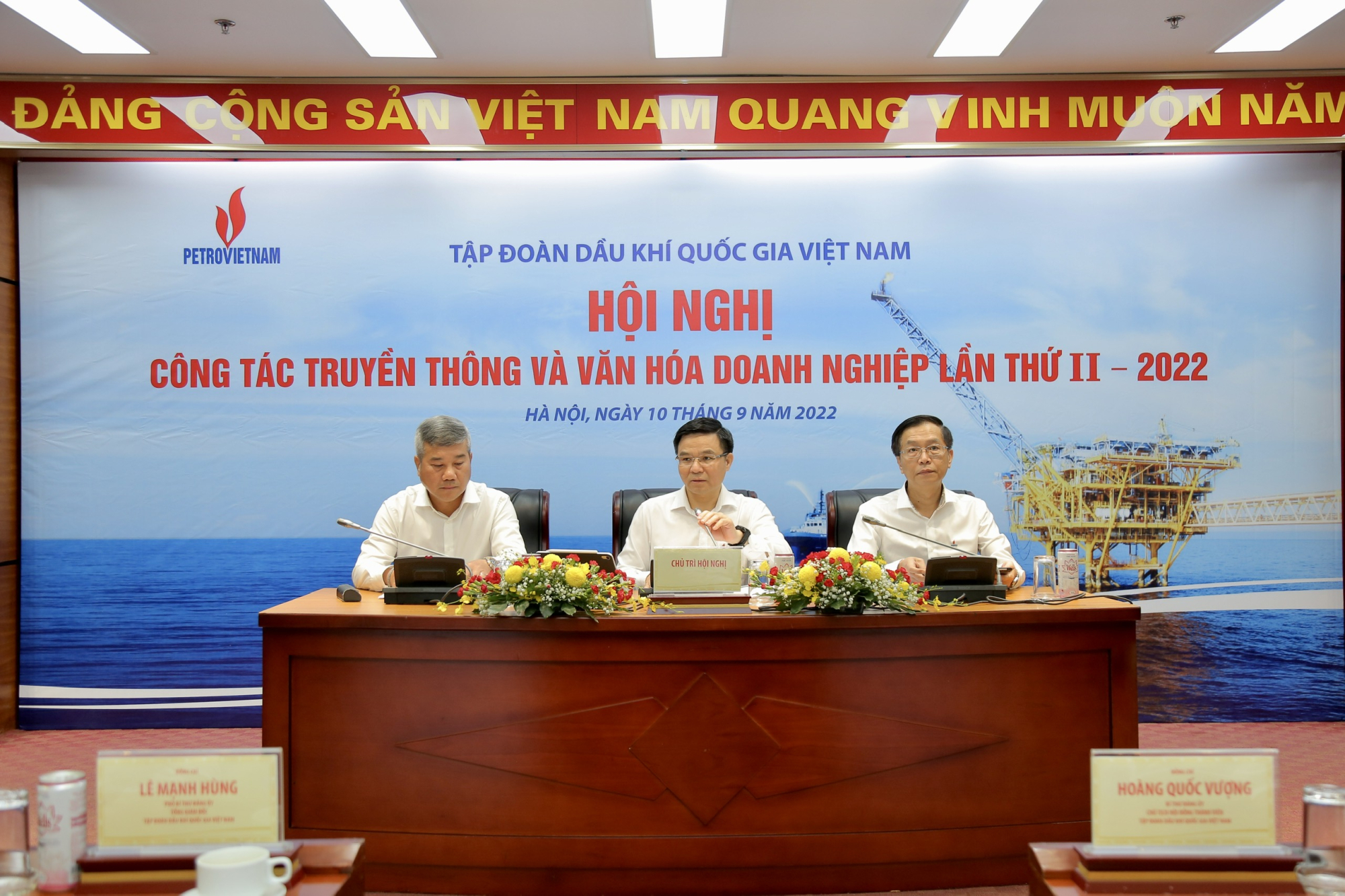 truyen thong van hoa doanh nghiep khong chi di truoc ma con di cung va di sau trong moi hoat dong cua petrovietnam hinh 2