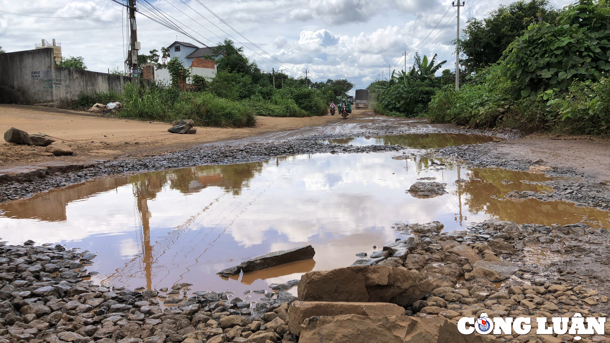 dak lak dan khon kho vi duong tinh lo bien thanh ao sau moi tran mua hinh 1