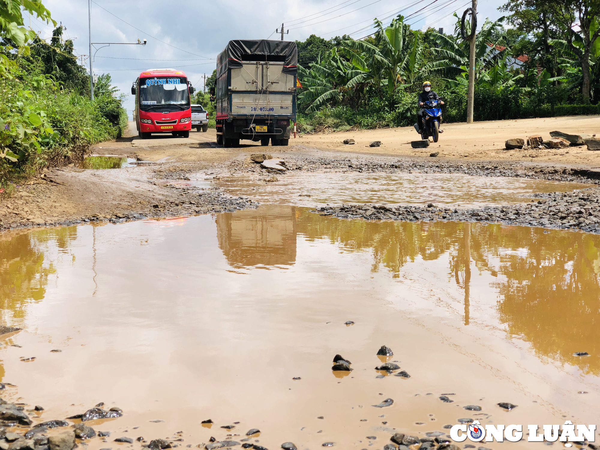 dak lak dan khon kho vi duong tinh lo bien thanh ao sau moi tran mua hinh 8