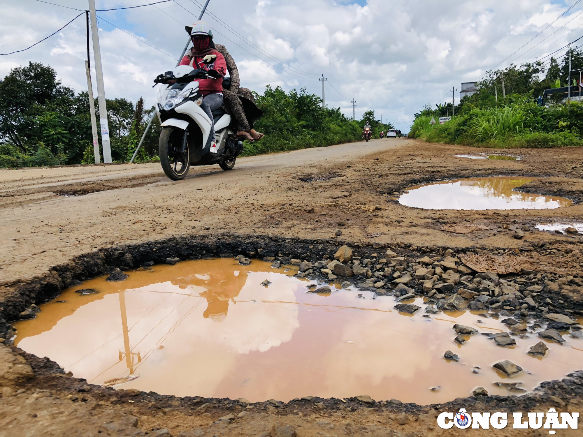 dak lak dan khon kho vi duong tinh lo bien thanh ao sau moi tran mua hinh 10