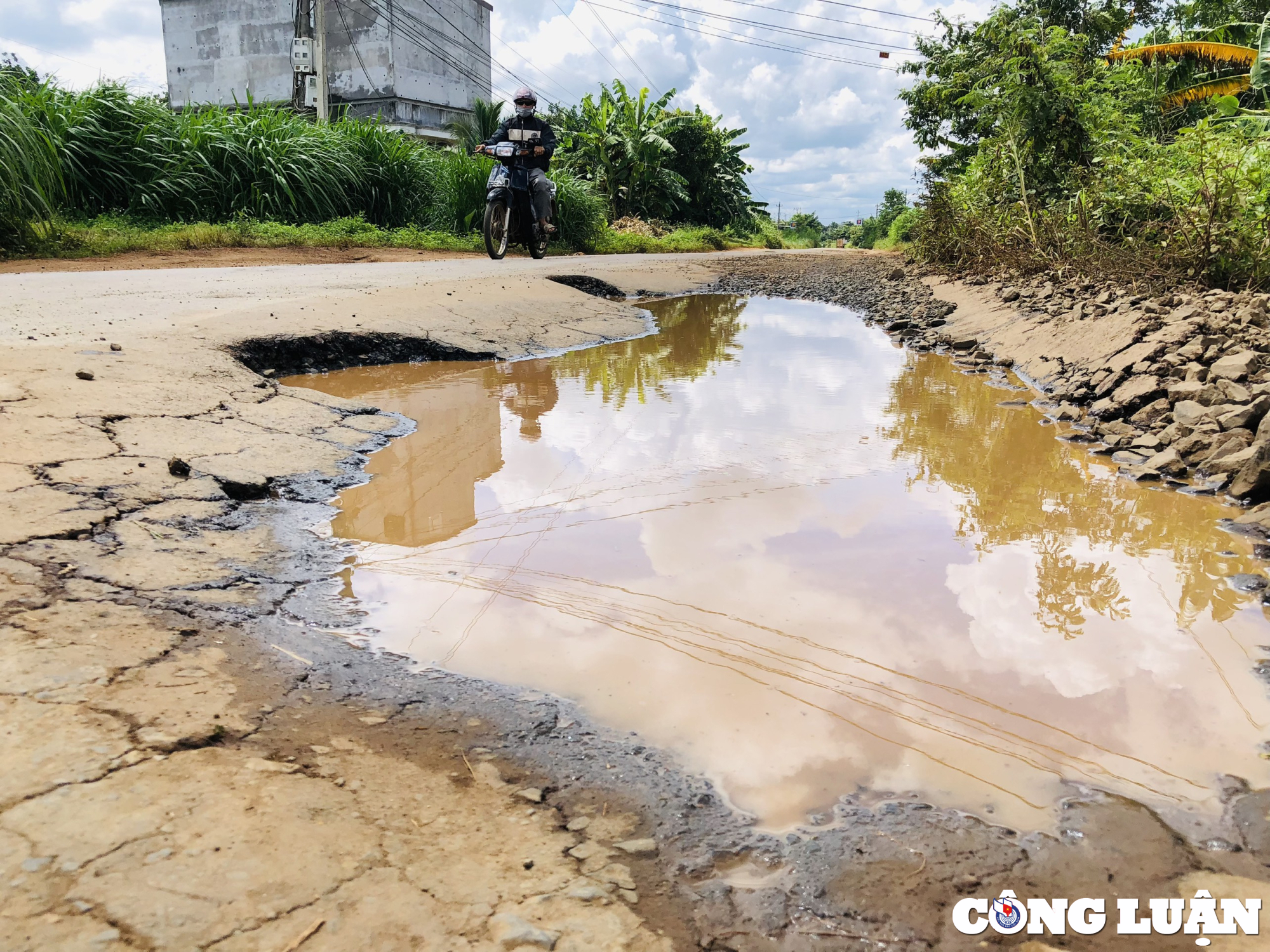 dak lak dan khon kho vi duong tinh lo bien thanh ao sau moi tran mua hinh 4