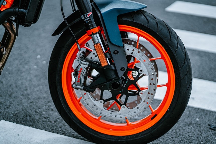 ktm 890 duke r 2022 dau tien ve viet nam hinh 2