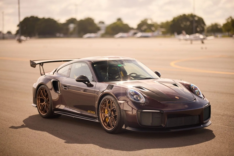 can canh porsche 911 gt2 rs mau tim duoc tra gia hon 8 ty dong hinh 1