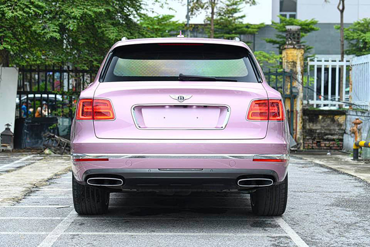 hang hiem bentley bentayga mau passion pink tai viet nam duoc chao ban voi gia 8 ty dong hinh 3