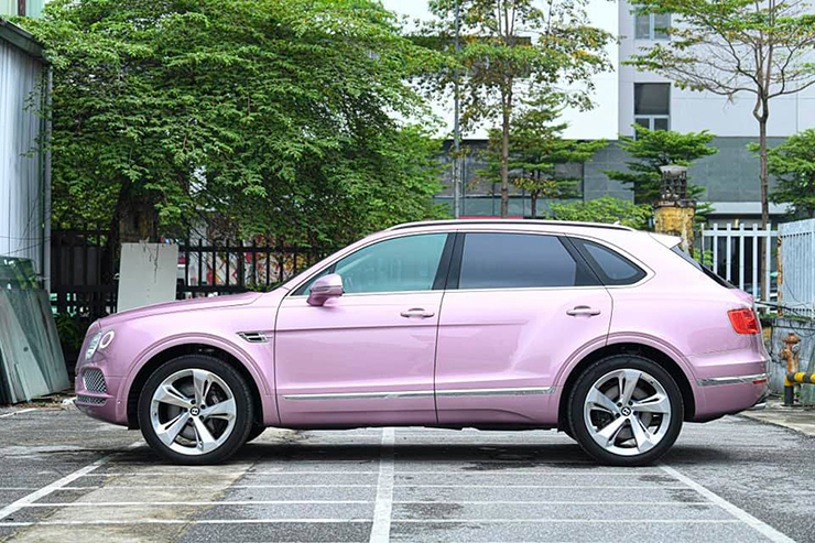 hang hiem bentley bentayga mau passion pink tai viet nam duoc chao ban voi gia 8 ty dong hinh 2