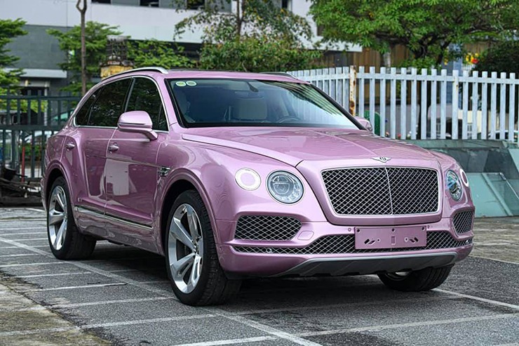 hang hiem bentley bentayga mau passion pink tai viet nam duoc chao ban voi gia 8 ty dong hinh 1