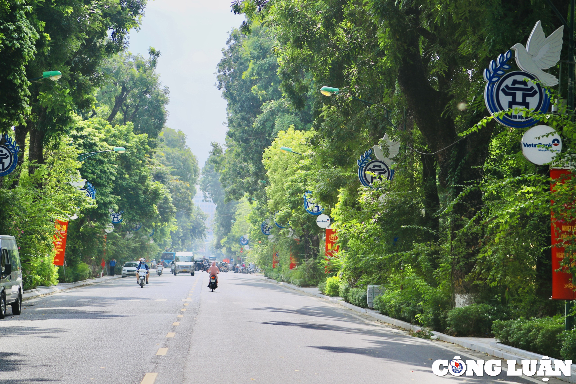 pho phuong ha noi ruc ro sac mau chao mung ky niem 68 nam ngay giai phong thu do hinh 10