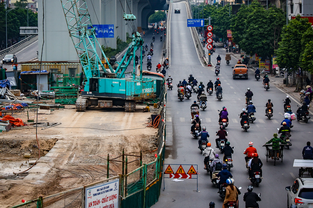 phuong tien di the nao khi to chuc lai giao thong duong truong chinh  dai la  minh khai hinh 1