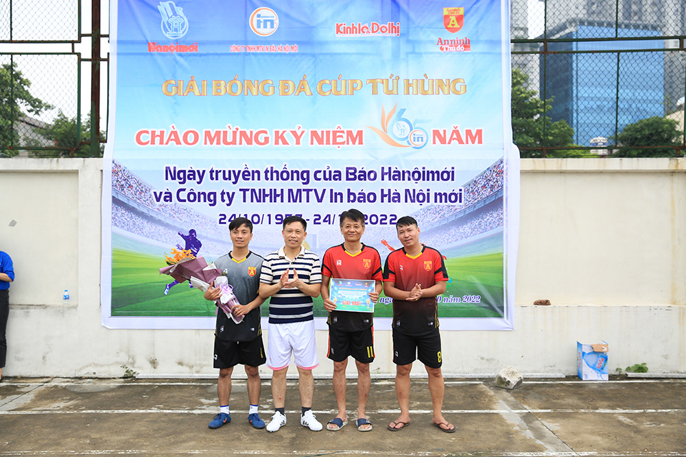 giai bong da cac co quan bao chi ha noi tao khong khi thi dua soi noi tinh than giao luu hoc hoi hinh 1