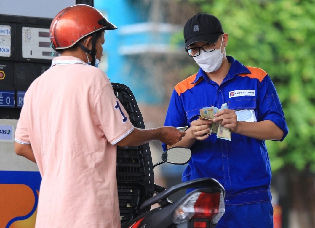 ngay mai xang co the tang nhe nhung dau diesel se tang soc hinh 1