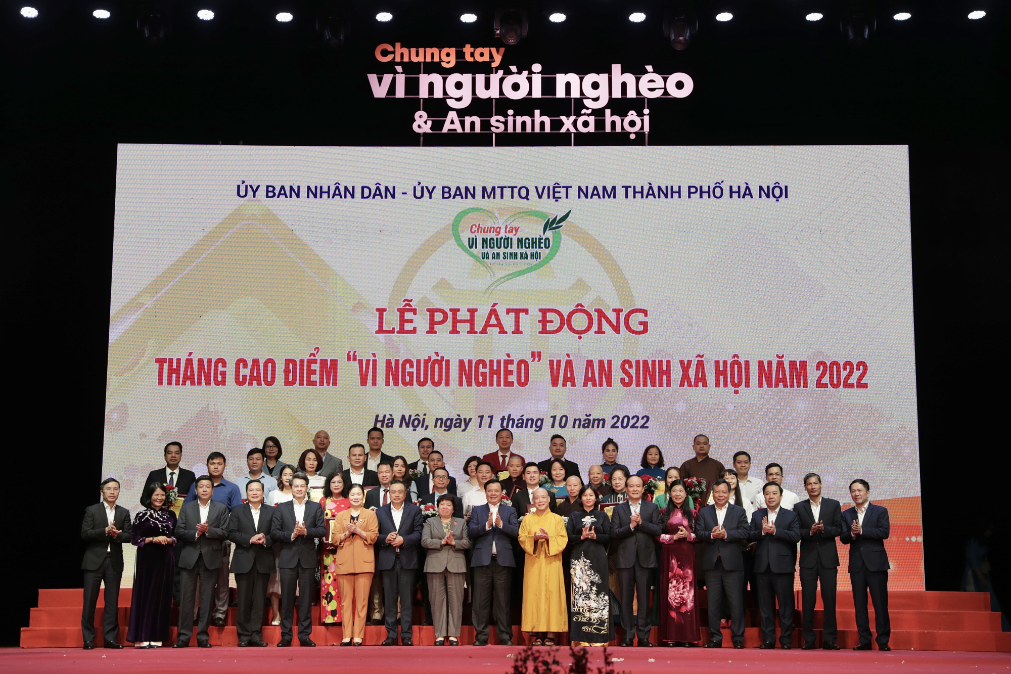 agribank ung ho 2 ty dong quy vi nguoi ngheo va an sinh xa hoi tp ha noi hinh 2