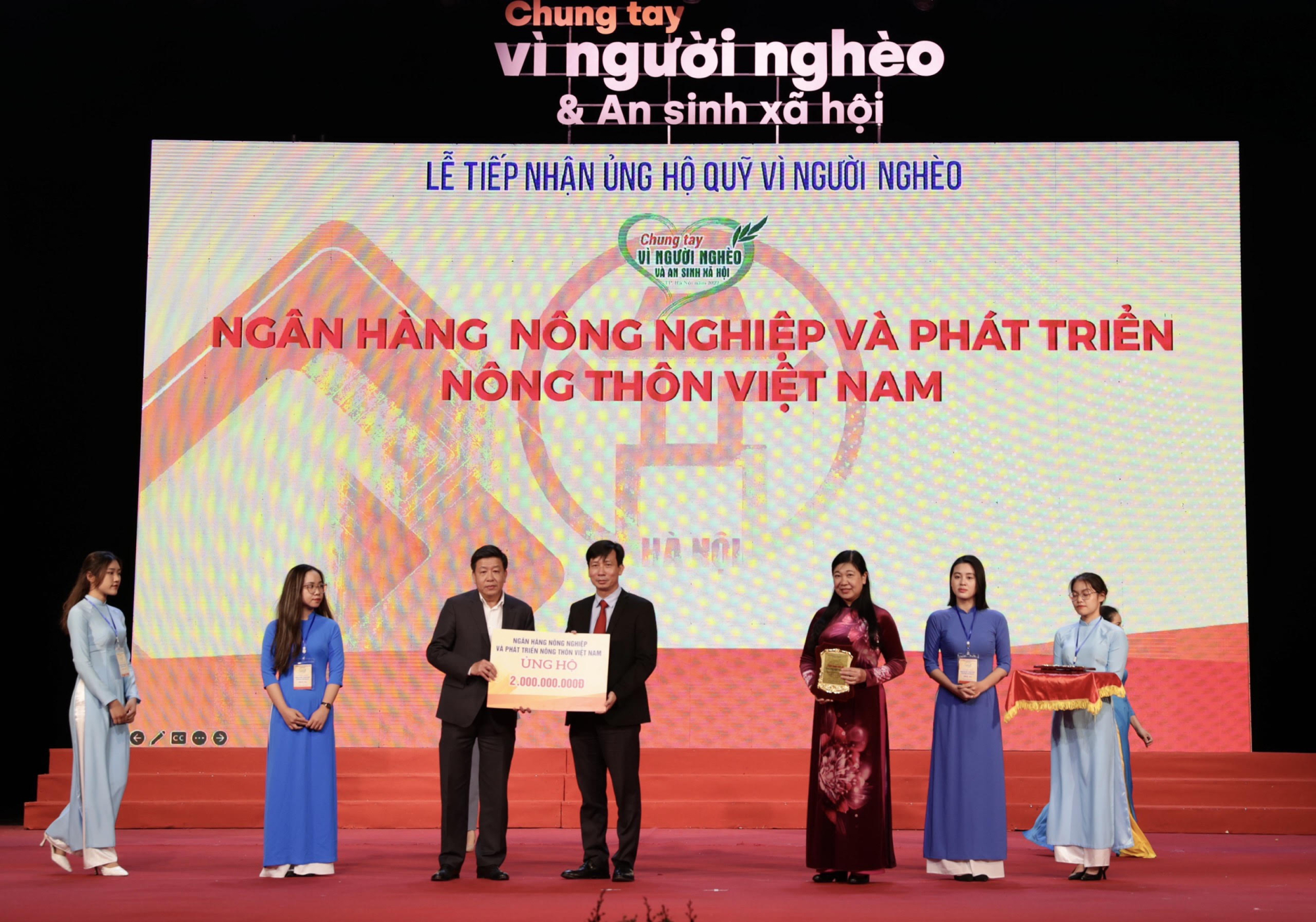 agribank ung ho 2 ty dong quy vi nguoi ngheo va an sinh xa hoi tp ha noi hinh 3