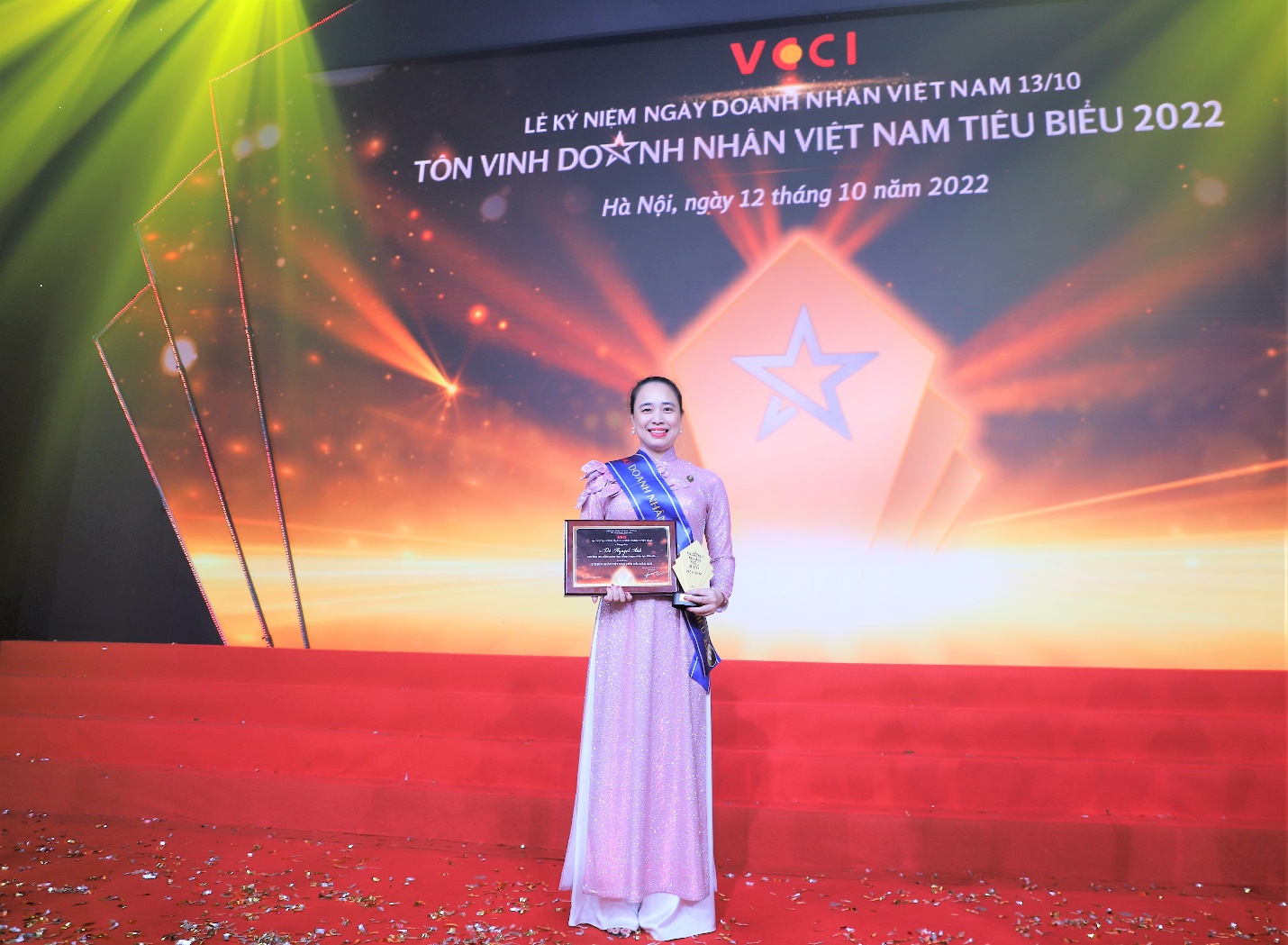 ba do nguyet anh duoc vinh danh doanh nhan tieu bieu viet nam 2022 hinh 1