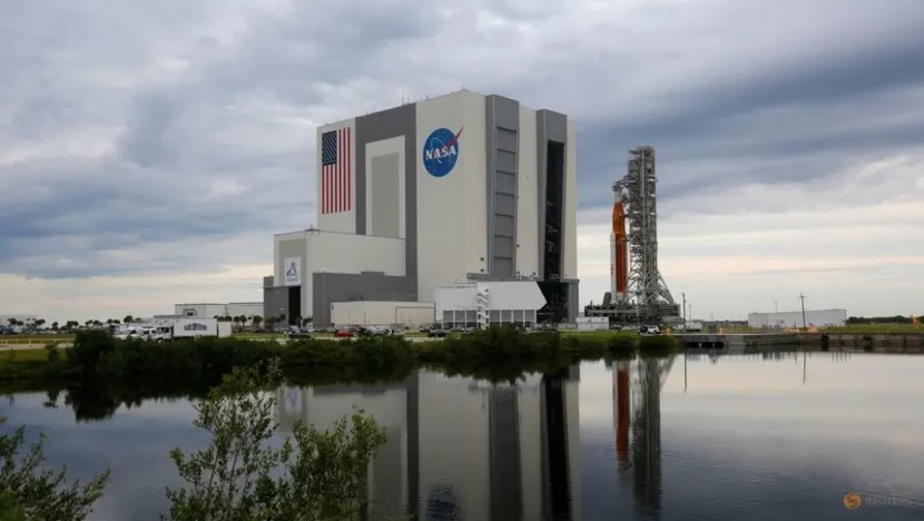 nasa se phong lai ten lua mat trang trong su menh artemis i vao ngay 14 11 hinh 1