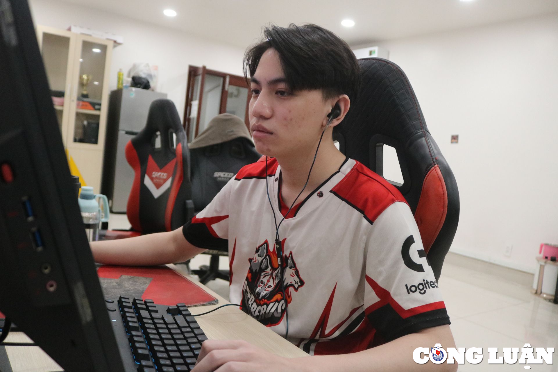 tuyen thu esports cung viet nam len dau truong quoc te thu nhap du nuoi gia dinh khi chi moi 20 tuoi hinh 4