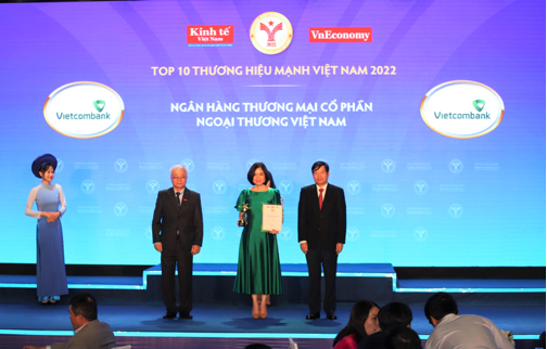 vietcombank 9 lan lien tiep co mat trong top 10 thuong hieu manh viet nam hinh 1