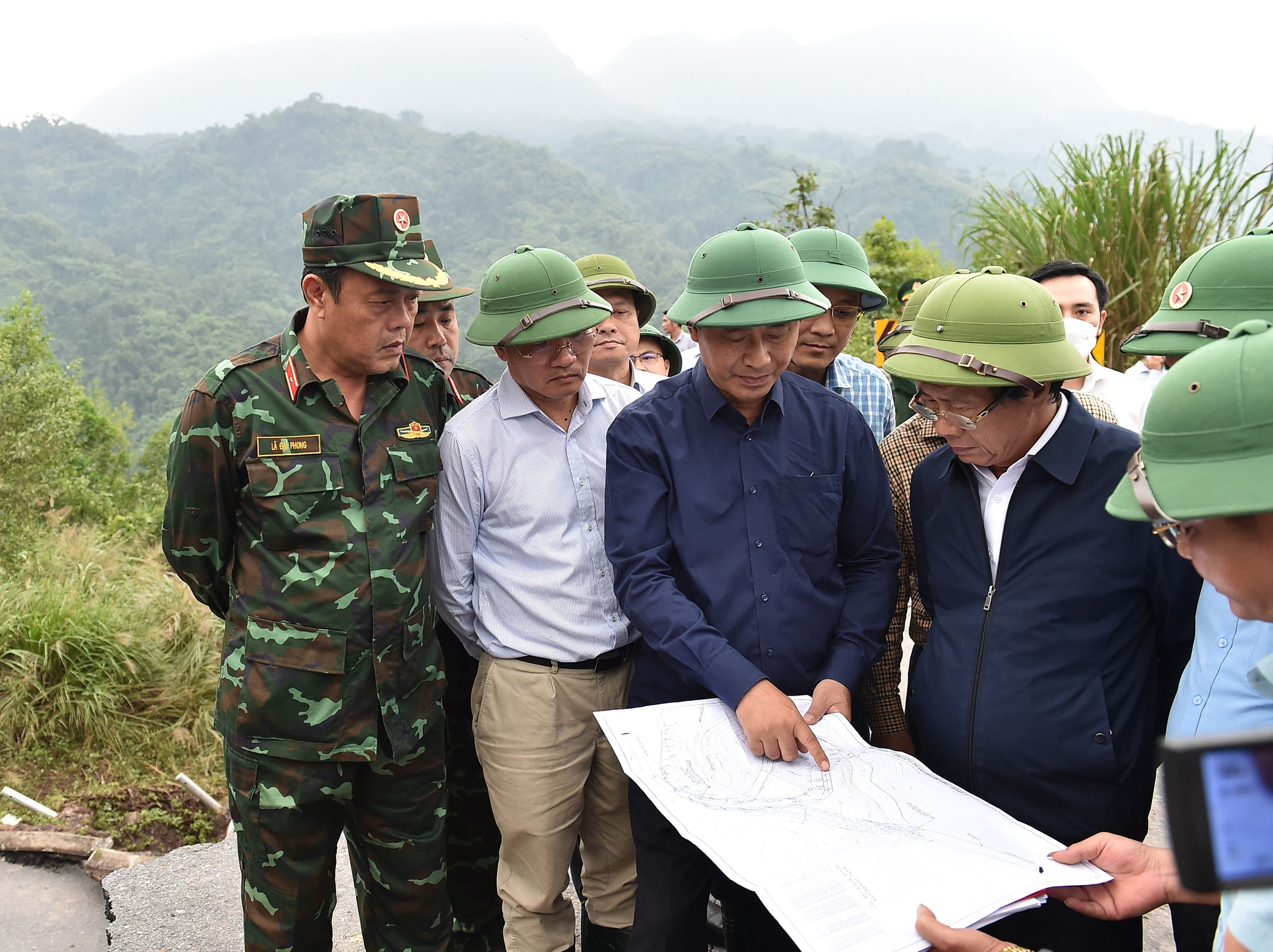 pho thu tuong le van thanh kiem tra cong tac khac phuc hau qua mua lu tai mien trung hinh 1