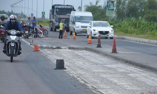 ha noi sua chua quoc lo 2c qua thi xa son tay nguoi dan di lai the nao hinh 1