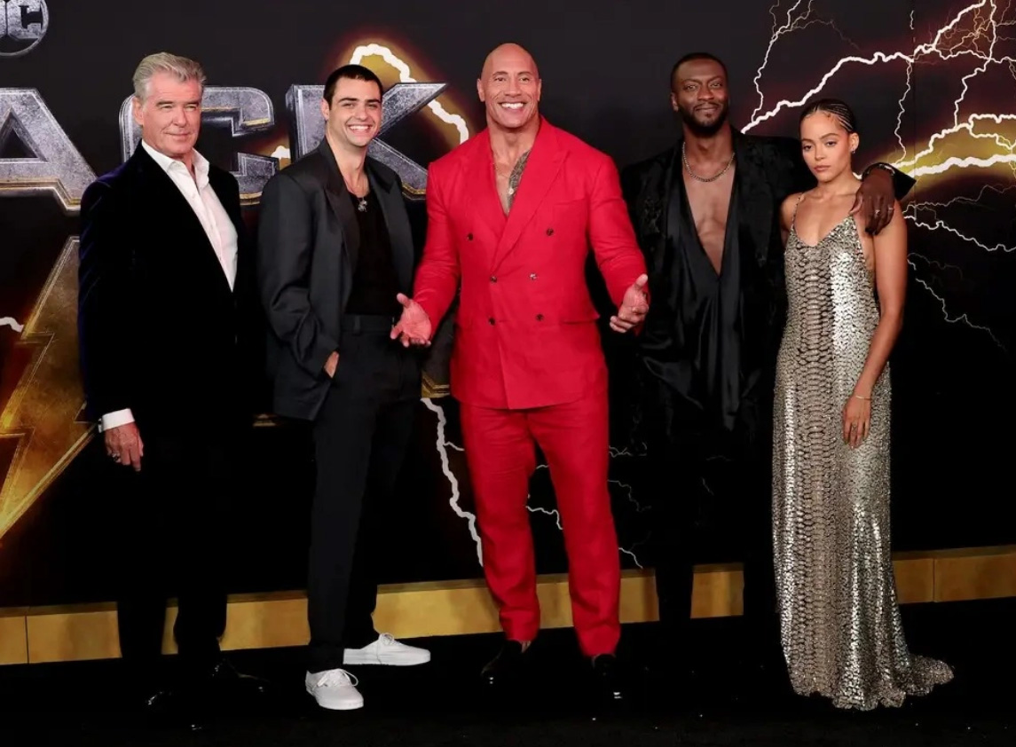 black adam cua dwayne johnson bi che toi ta hinh 3