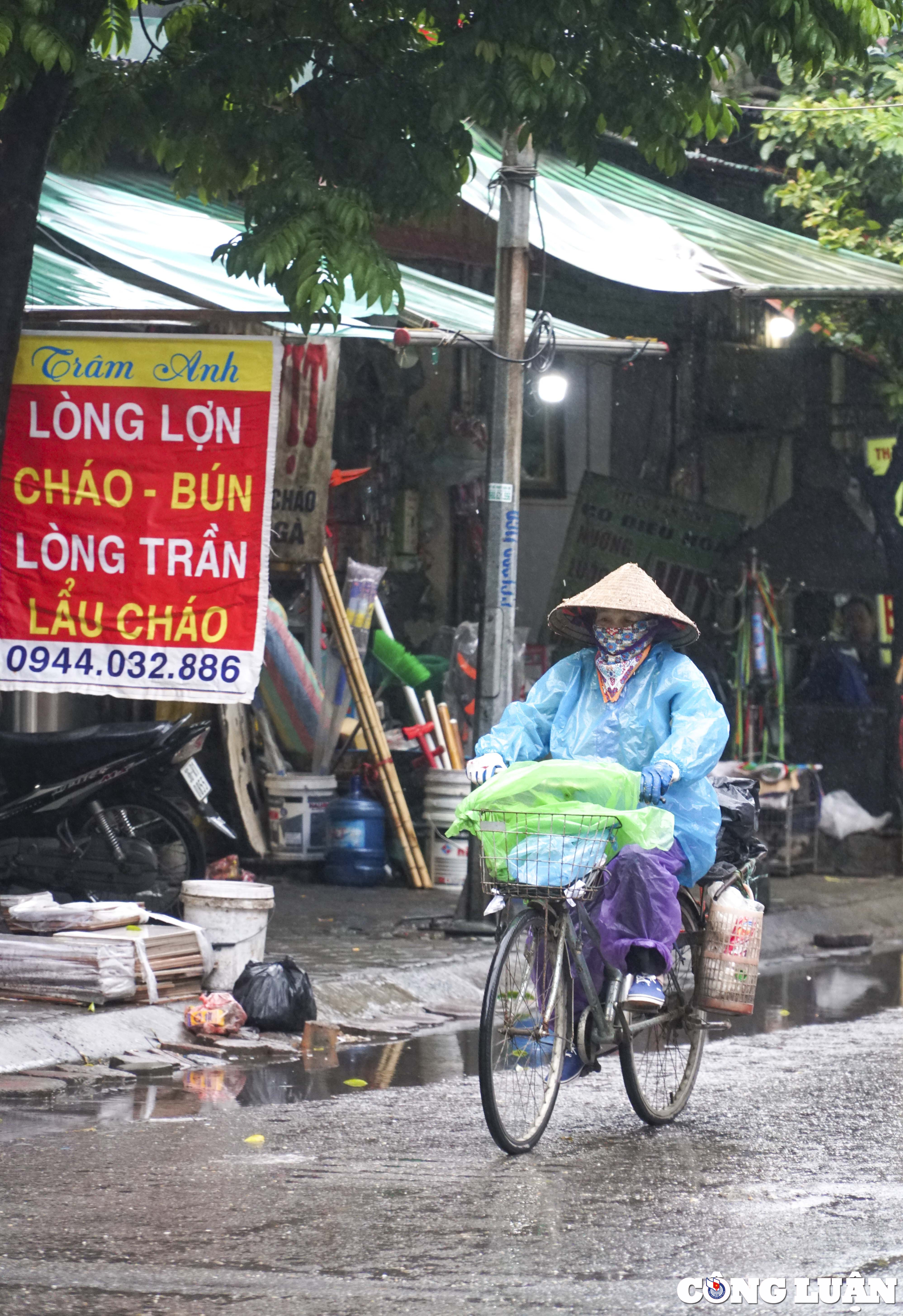 ha noi nhiet do xuong 17 do c nguoi dan co ro trong mua ret hinh 4