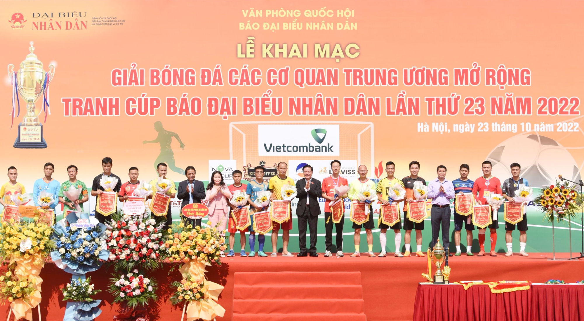 khai mac giai bong da cac co quan trung uong mo rong tranh cup bao dai bieu nhan dan hinh 1