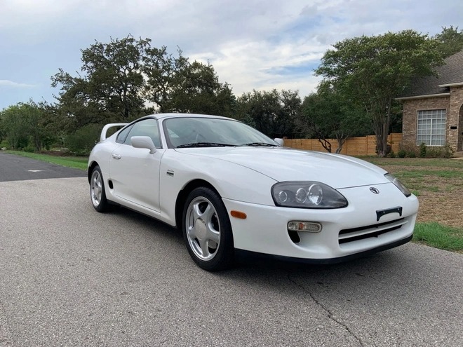 toyota supra 15 nam tuoi duoc ban voi gia gan 75000 usd hinh 2