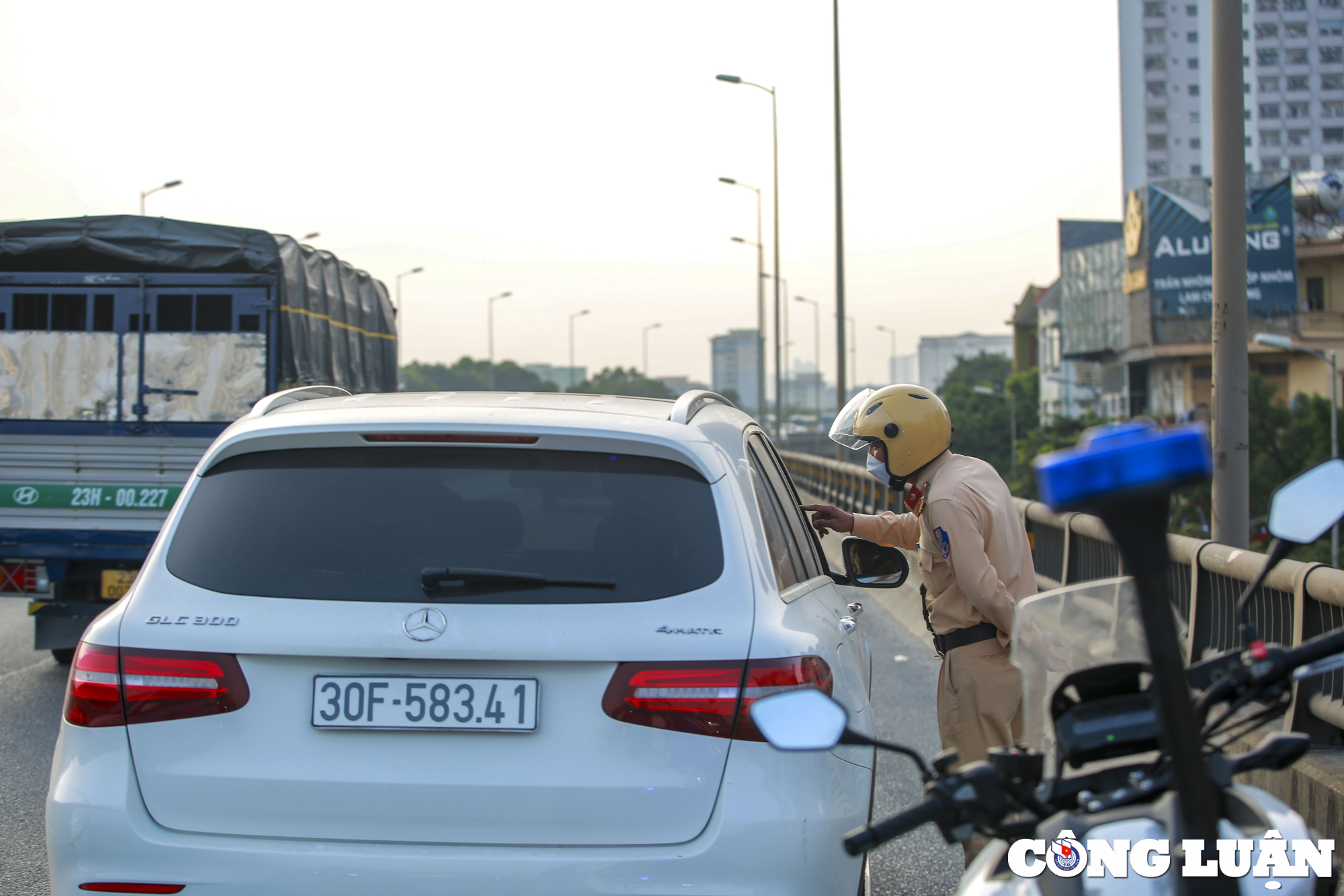 hinh anh canh sat giao thong su dung may quay tuan tra lien tuc tren vanh dai 3 hinh 7