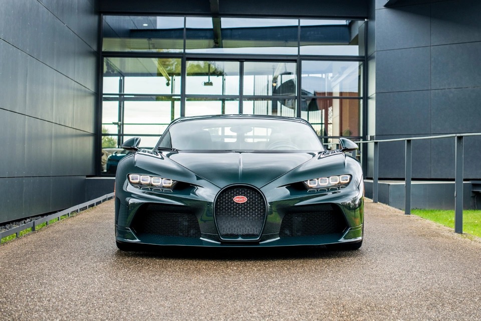 sieu xe bugatti chiron chi con 100 xe cuoi cung hinh 3