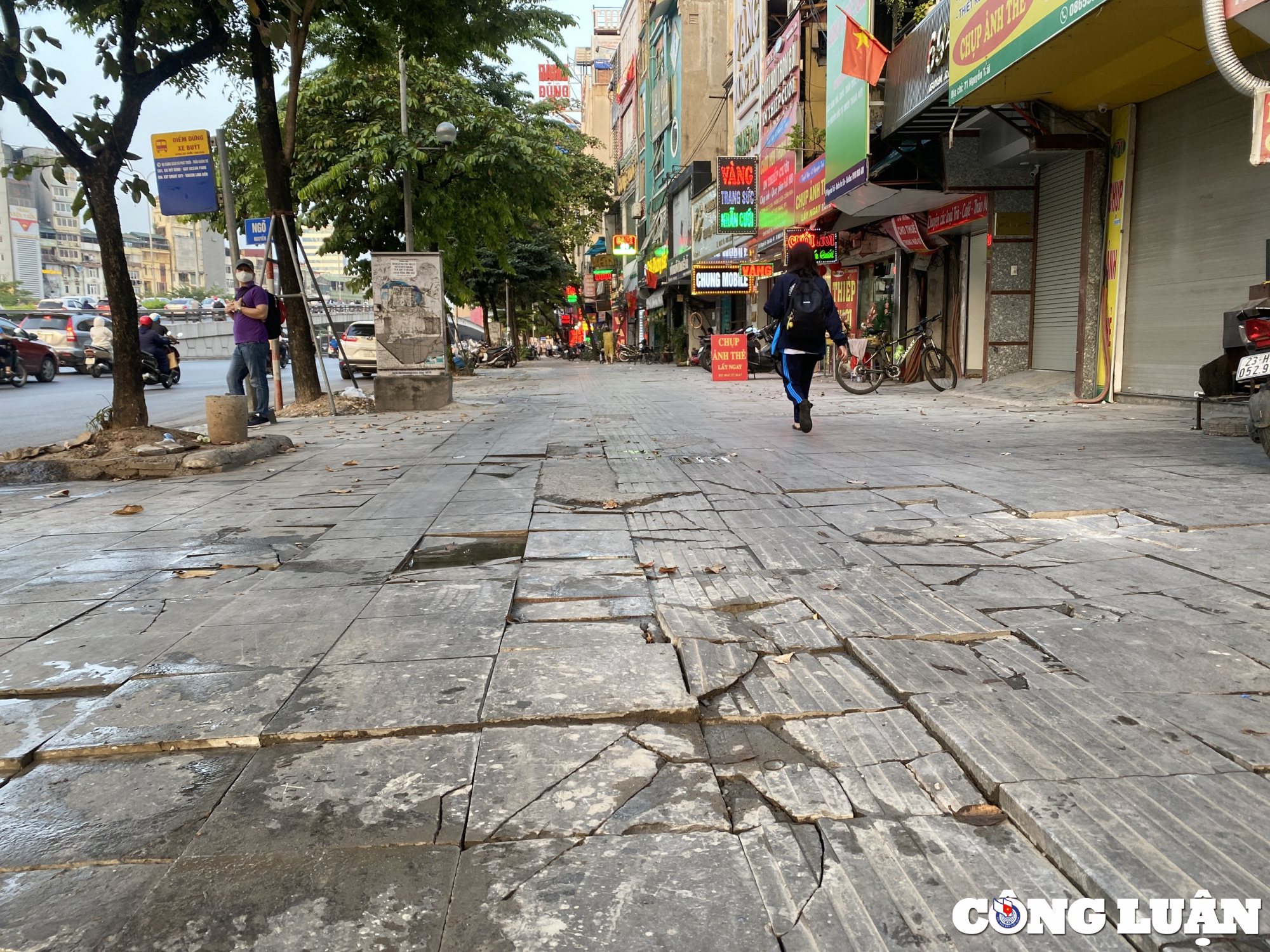 via he ha noi lat da co do ben 70 nam xuong cap tram trong nat buom hinh 1